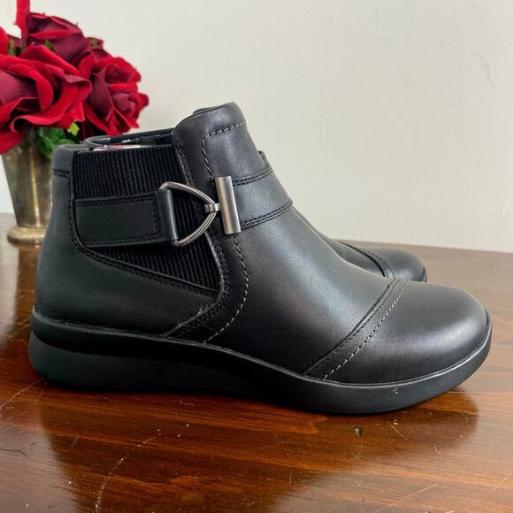 Clarks Women's Collection Black Leather Ellowyn Strap Boots Size 6 New - Picture 4 of 13